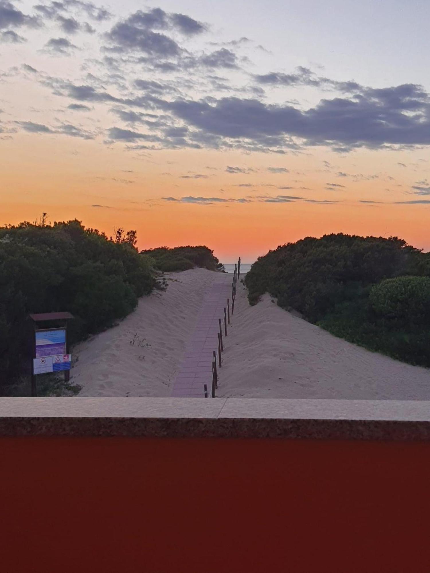 Il Tramonto Sulle Dune Badesi Exteriör bild